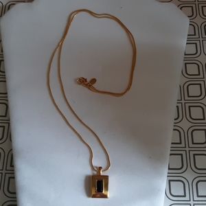 Worthington Gold Snakechain with Square Pendant